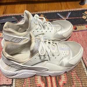 Women’s Nike Air Harache size 9.5